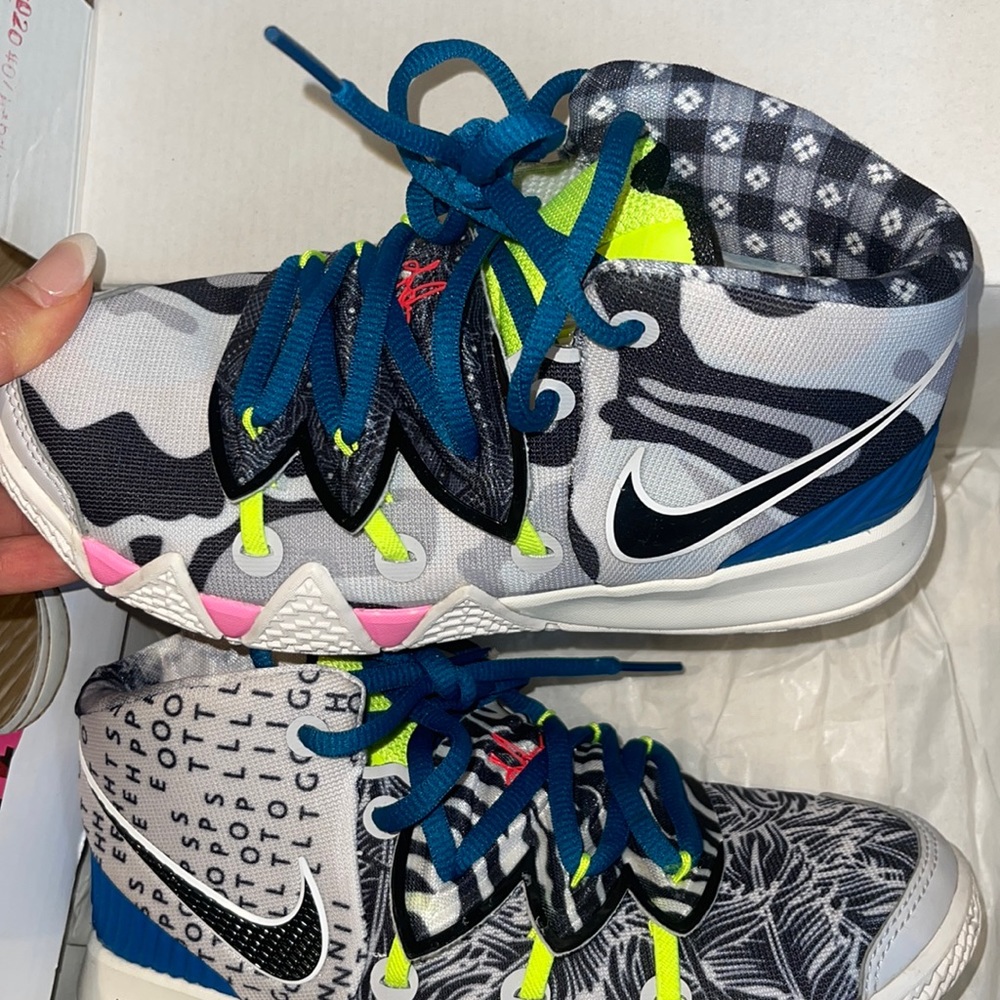 Nike Kyrie five size 1 youth